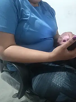 Snapshot of payal_261072_ chatting on February 24, 3:59 am payal 261072 online show from February 24, 3:59 am