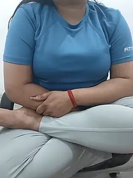 Snapshot of payal_261072_ chatting on March 6, 4:20 am payal 261072 online show from March 6, 4:20 am