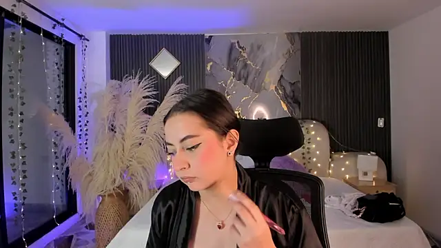 SarahCastro1  online show from February 15, 4:53 am