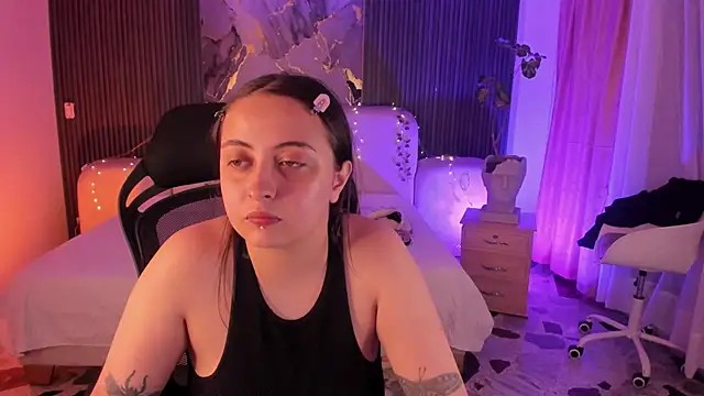 SarahCastro1  online show from June 18, 2:45 am