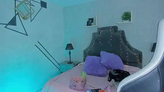SarahCastro1  online show from July 28, 4:08 am