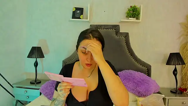 SarahCastro1  online show from July 30, 4:44 am