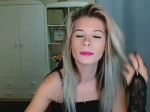 KristineGlow online show from November 25, 7:08 am