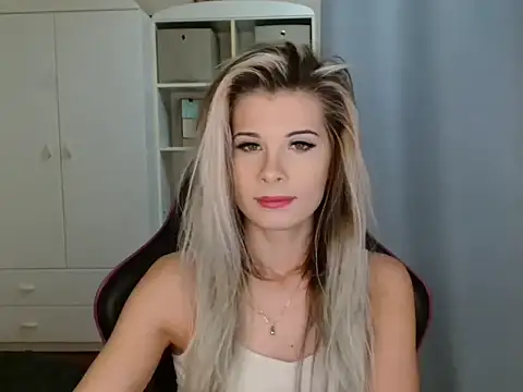 KristineGlow online show from November 30, 8:07 am