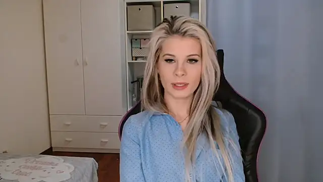 KristineGlow online show from May 1, 6:29 am
