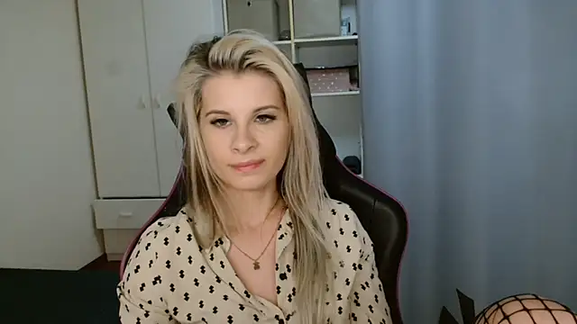 KristineGlow online show from May 9, 6:35 pm