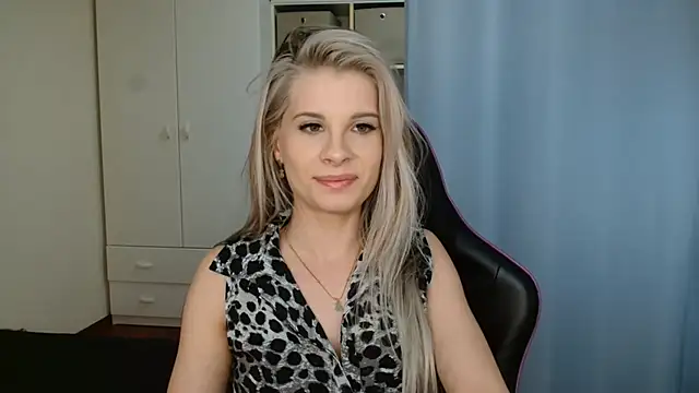 KristineGlow online show from June 1, 6:20 pm