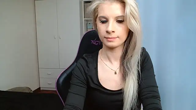 KristineGlow online show from June 8, 2:17 pm