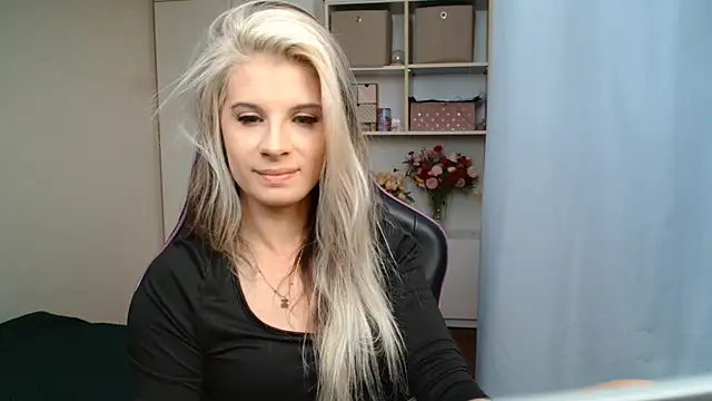 KristineGlow online show from July 22, 2:20 pm