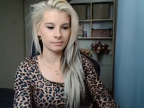 KristineGlow online show from July 23, 3:10 pm
