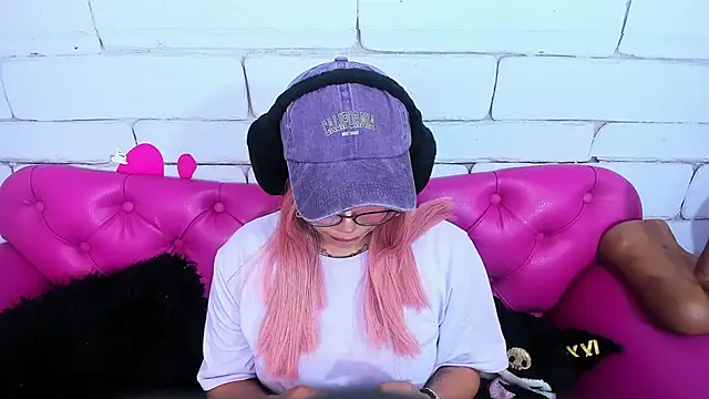 SafiroAgataaa online show from September 30, 12:15 am