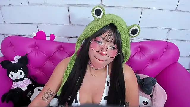 SafiroAgataaa online show from November 4, 11:59 pm