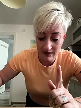 Snapshot of Rozendefotz chatting on September 15, 6:24 am Rozendefotz online show from September 15, 6:24 am