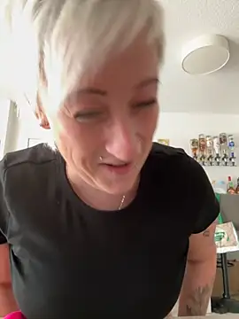 Snapshot of Rozendefotz chatting on September 17, 2:08 pm Rozendefotz online show from September 17, 2:08 pm