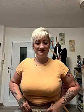 Snapshot of Rozendefotz chatting on September 25, 6:06 am Rozendefotz online show from September 25, 6:06 am