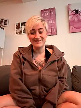 Snapshot of Rozendefotz chatting on September 30, 4:45 pm Rozendefotz online show from September 30, 4:45 pm