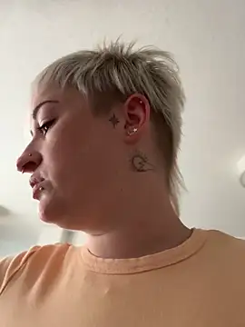 Snapshot of Rozendefotz chatting on October 6, 7:17 am Rozendefotz online show from October 6, 7:17 am