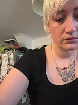 Snapshot of Rozendefotz chatting on October 13, 6:35 am Rozendefotz online show from October 13, 6:35 am