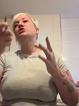 Snapshot of Rozendefotz chatting on October 20, 6:14 am Rozendefotz online show from October 20, 6:14 am