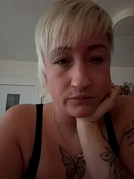 Snapshot of Rozendefotz chatting on October 23, 6:13 am Rozendefotz online show from October 23, 6:13 am