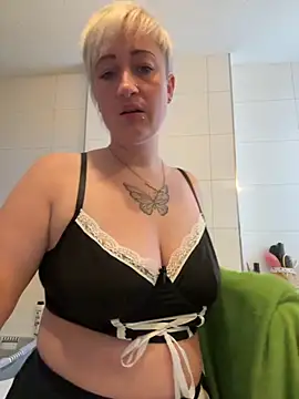 Snapshot of Rozendefotz chatting on November 4, 7:07 am Rozendefotz online show from November 4, 7:07 am