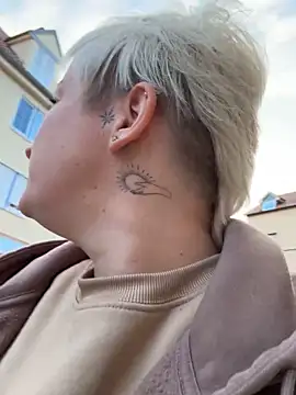 Snapshot of Rozendefotz chatting on November 28, 7:44 am Rozendefotz online show from November 28, 7:44 am