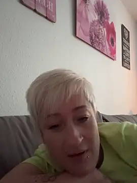 Snapshot of Rozendefotz chatting on December 2, 7:14 am Rozendefotz online show from December 2, 7:14 am