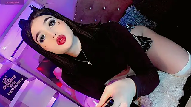 Daphnne Foxx online show from September 15, 11:21 am