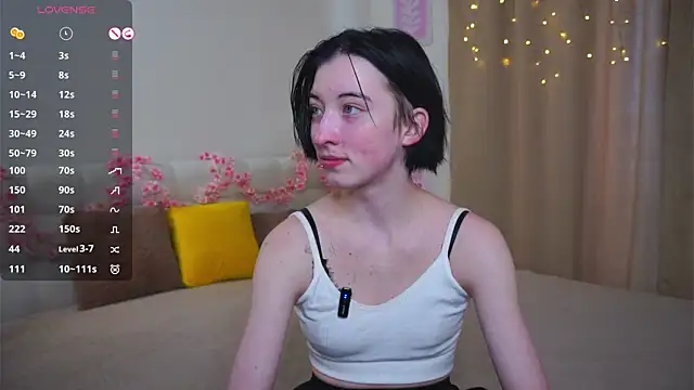 JuanaFriesz online show from February 18, 9:05 am