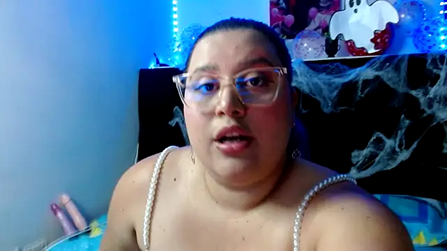 EmmaTower online show from October 8, 7:00 pm