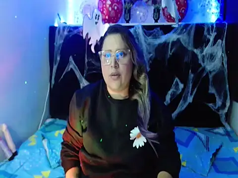 EmmaTower online show from October 10, 7:13 pm