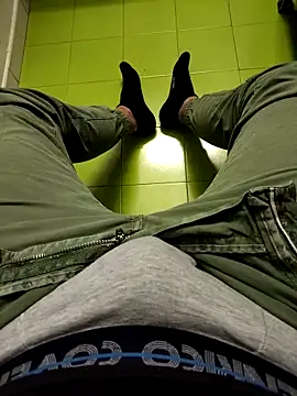 AXEL 84 online show from December 3, 1:31 pm