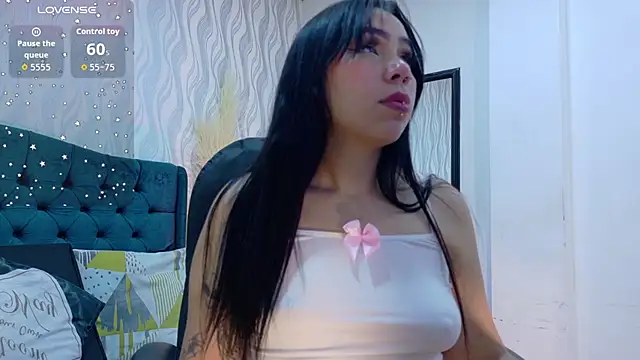 Gina Lux05 online show from September 13, 9:25 pm