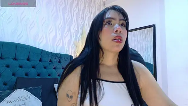 Gina Lux05 online show from September 15, 7:03 pm