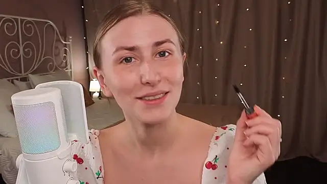 VesperaCeleste online show from November 8, 5:40 am