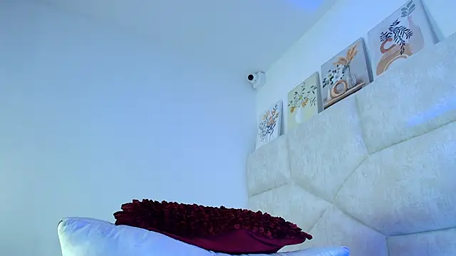 Snapshot of elizawiliamst chatting on July 28, 3:21 pm elizawiliamst online show from July 28, 3:21 pm