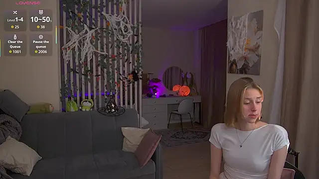 Snapshot of sofiapurex chatting on October 26, 7:53 pm sofiapurex online show from October 26, 7:53 pm