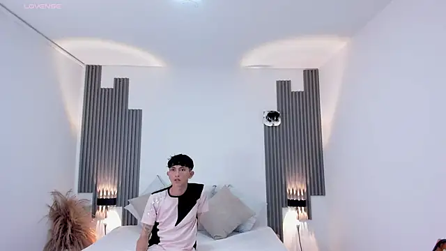 DodoyandCriss online show from September 15, 2:39 pm