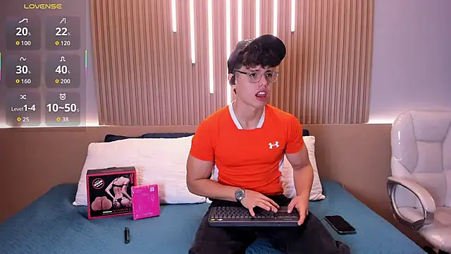 Snapshot of Jhoumod_21 chatting on October 10, 10:36 am Jhoumod 21 online show from October 10, 10:36 am