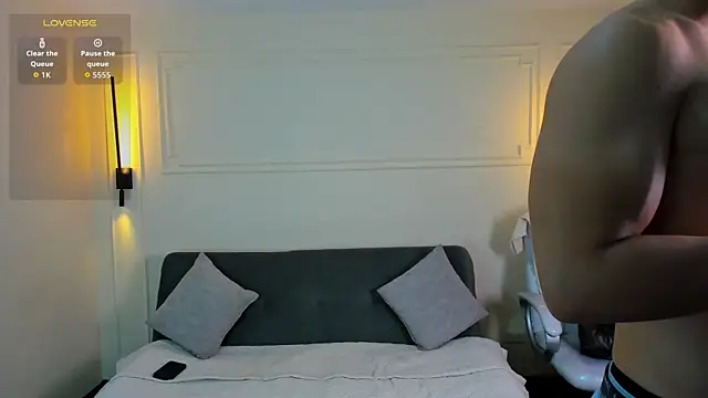 Snapshot of Jhoumod_21 chatting on October 20, 12:27 pm Jhoumod 21 online show from October 20, 12:27 pm