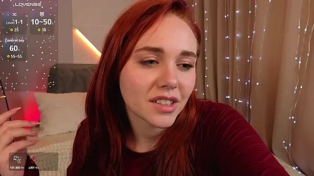 Snapshot of PollyVinice chatting on October 4, 11:30 am PollyVinice online show from October 4, 11:30 am