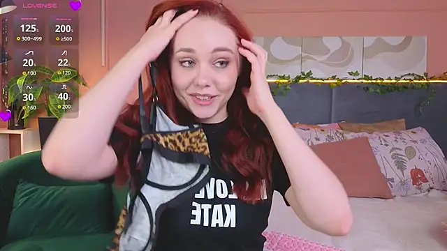 Snapshot of PollyVinice chatting on October 12, 11:53 am PollyVinice online show from October 12, 11:53 am