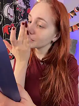 Snapshot of PollyVinice chatting on October 27, 12:42 pm PollyVinice online show from October 27, 12:42 pm