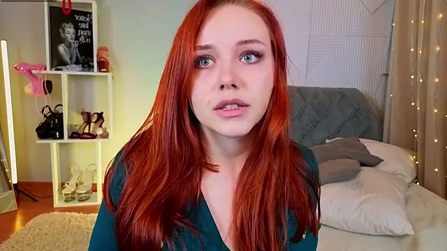 Snapshot of PollyVinice chatting on November 29, 12:19 pm PollyVinice online show from November 29, 12:19 pm