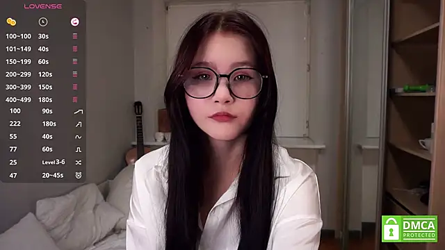 Snapshot of DelphaDivenere chatting on October 1, 5:08 pm DelphaDivenere online show from October 1, 5:08 pm