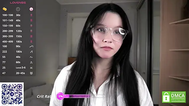 Snapshot of DelphaDivenere chatting on October 22, 5:56 pm DelphaDivenere online show from October 22, 5:56 pm