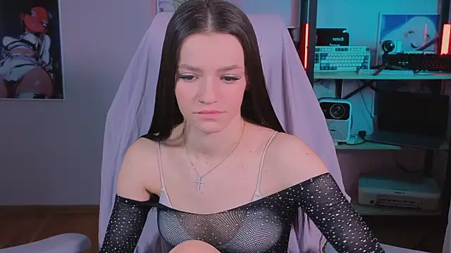 Snapshot of E_l_i_z_e_ chatting on February 27, 5:18 am E l i z e online show from February 27, 5:18 am