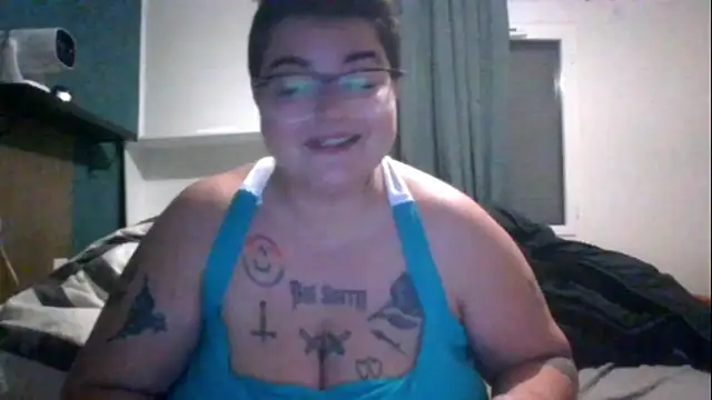 Snapshot of PirateXL chatting on March 23, 12:36 am PirateXL online show from March 23, 12:36 am