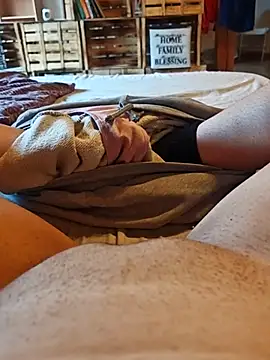 Horny mummy online show from February 18, 2:46 pm