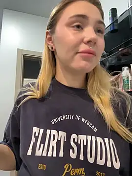 LunaMillie online show from September 12, 4:34 am